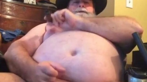 Sexy Chub Daddy Plays