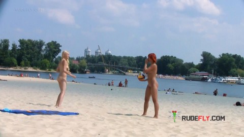 Curvaceous nude beach girl caught by a voyeur on a hidden camera