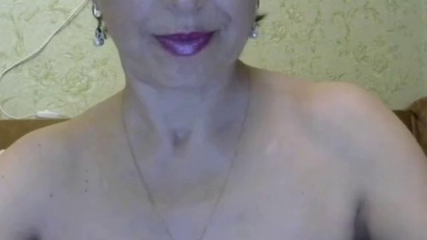 Sweet mom in cam