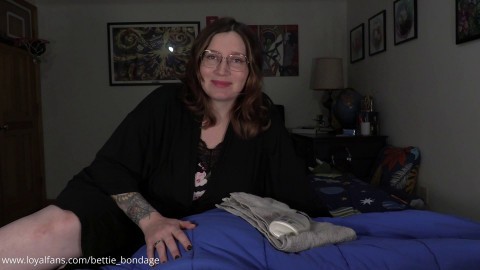 Bettie Bondage Mom's Distracting Pregnant Body Close Up Pussy